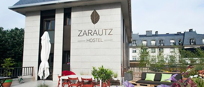 Estación de servicio con hostel en zarautz